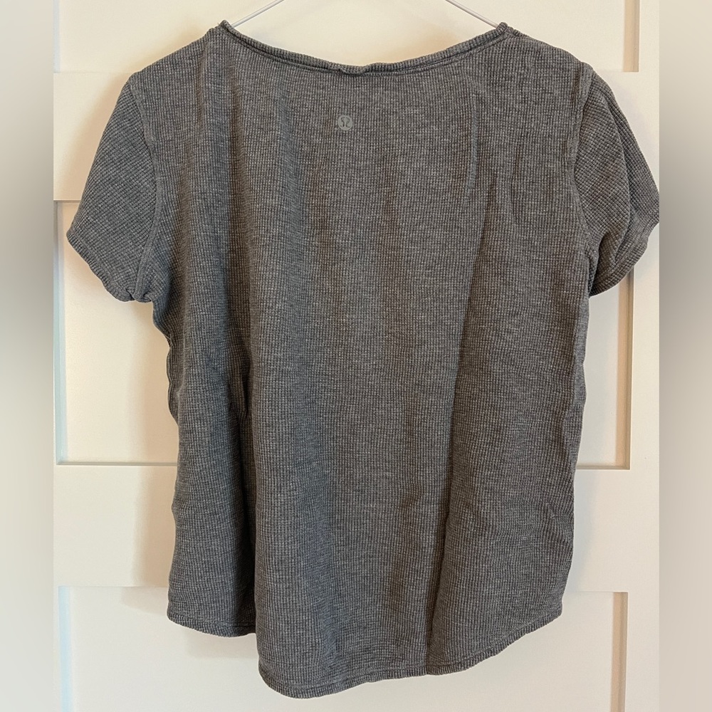 Like new Lululemon, size 4, gray waffle texture t shirt